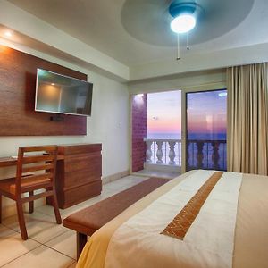 Deluxe King Oceanfront