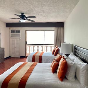 Deluxe 2 Queens Oceanfront
